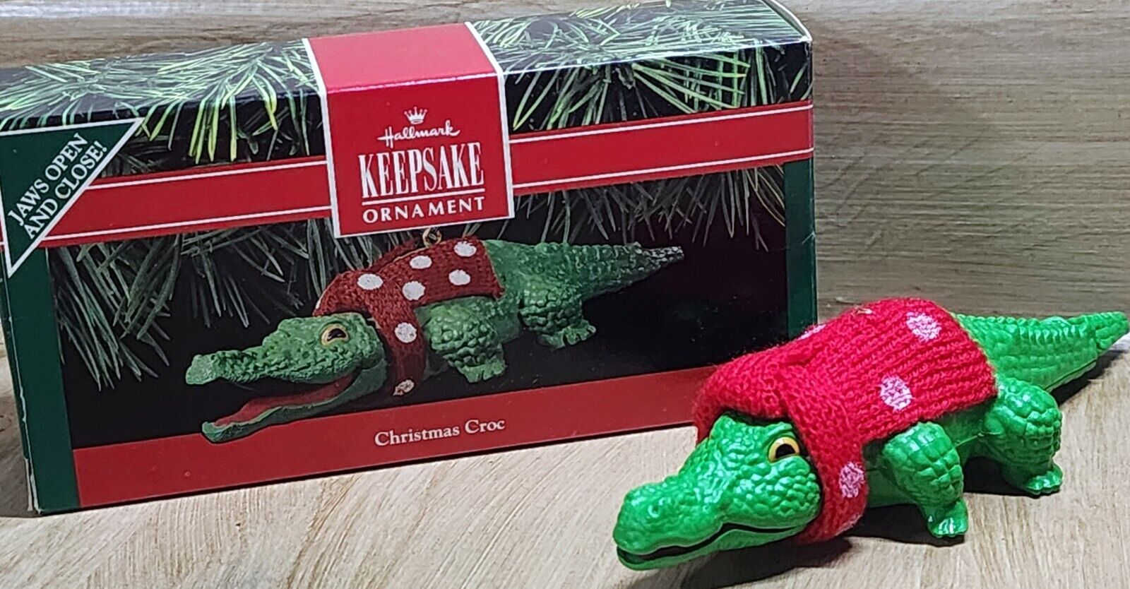 Vintage 1990 Hallmark Keepsake Ornament Christmas Croc Jaws Open & Close