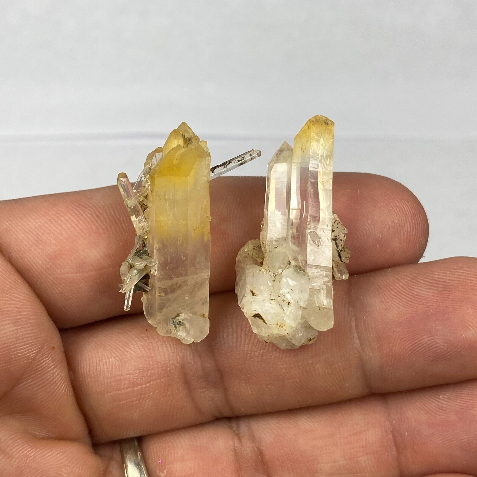 MANGO QUARTZ CRYSTAL LOT OF 2 PIECES FROM COLOMBIA 10.69 gram / 0.377 oz