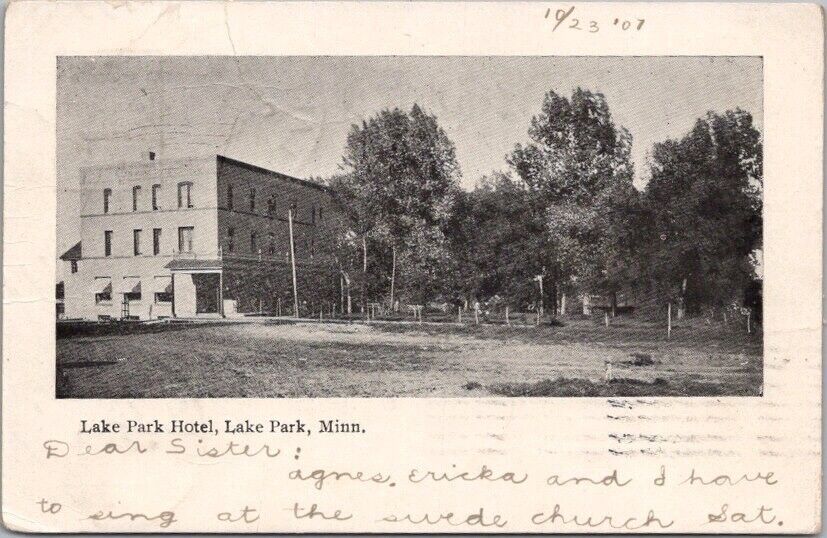 Vintage LAKE PARK, Minnesota Postcard \