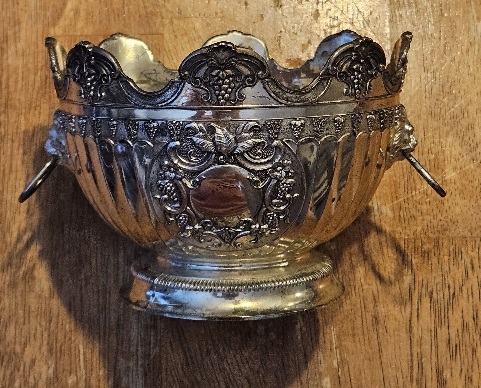 VINTAGE Silver Plated Monteith Bowl LION Handles 