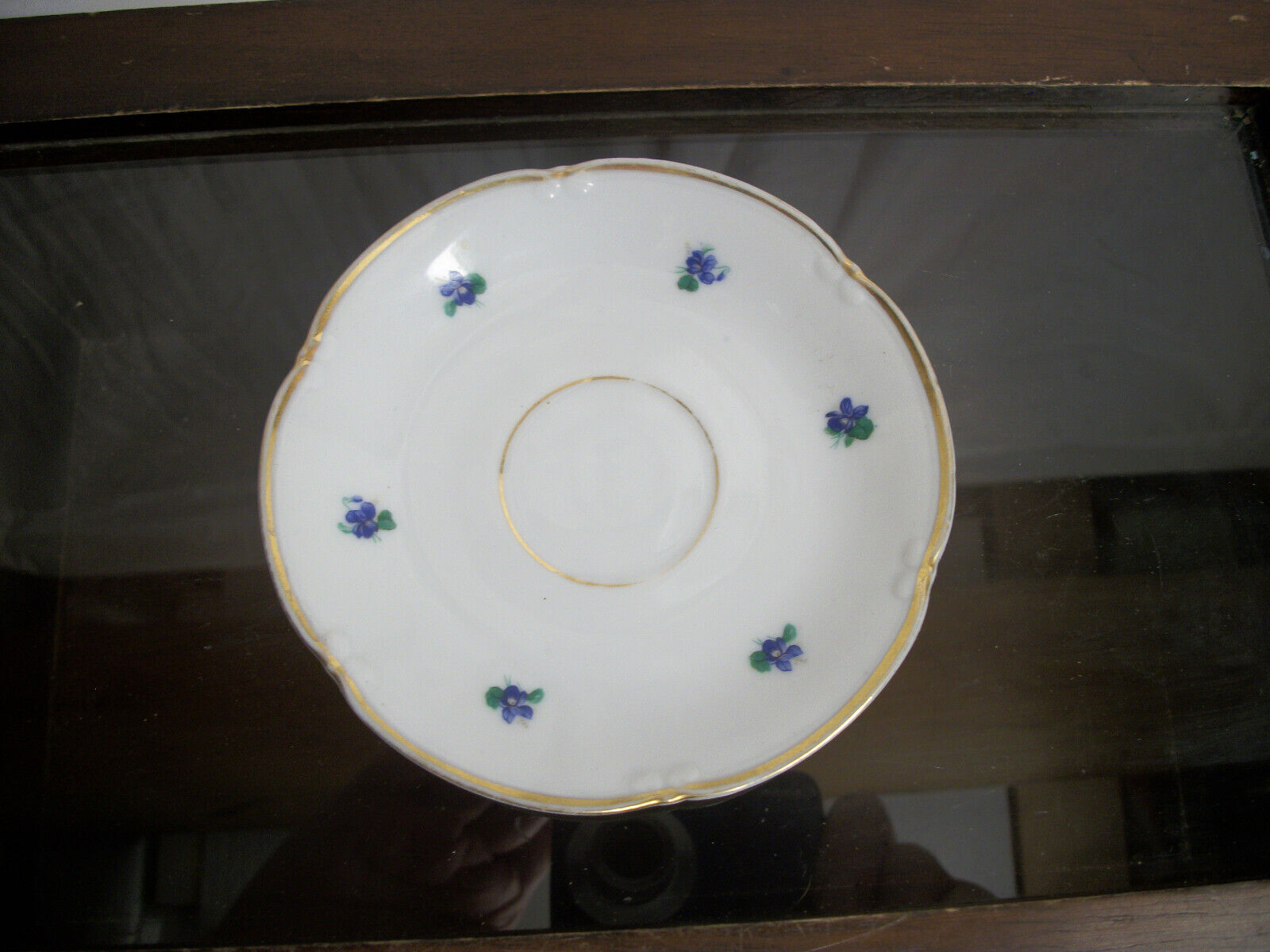 HERMANN OHME Saucer Violtets, Gold Trim, 4 1/2 wide, Germany
