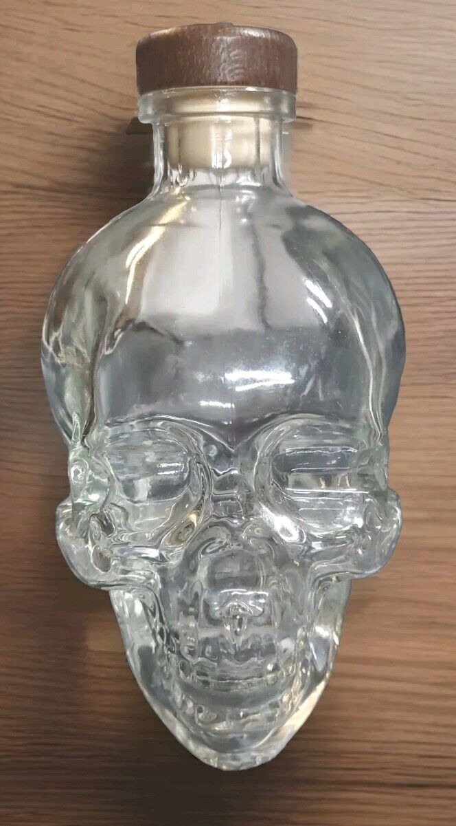 1 Crystal Skull Head Vodka Bottle *EMPTY* 750ML 7\