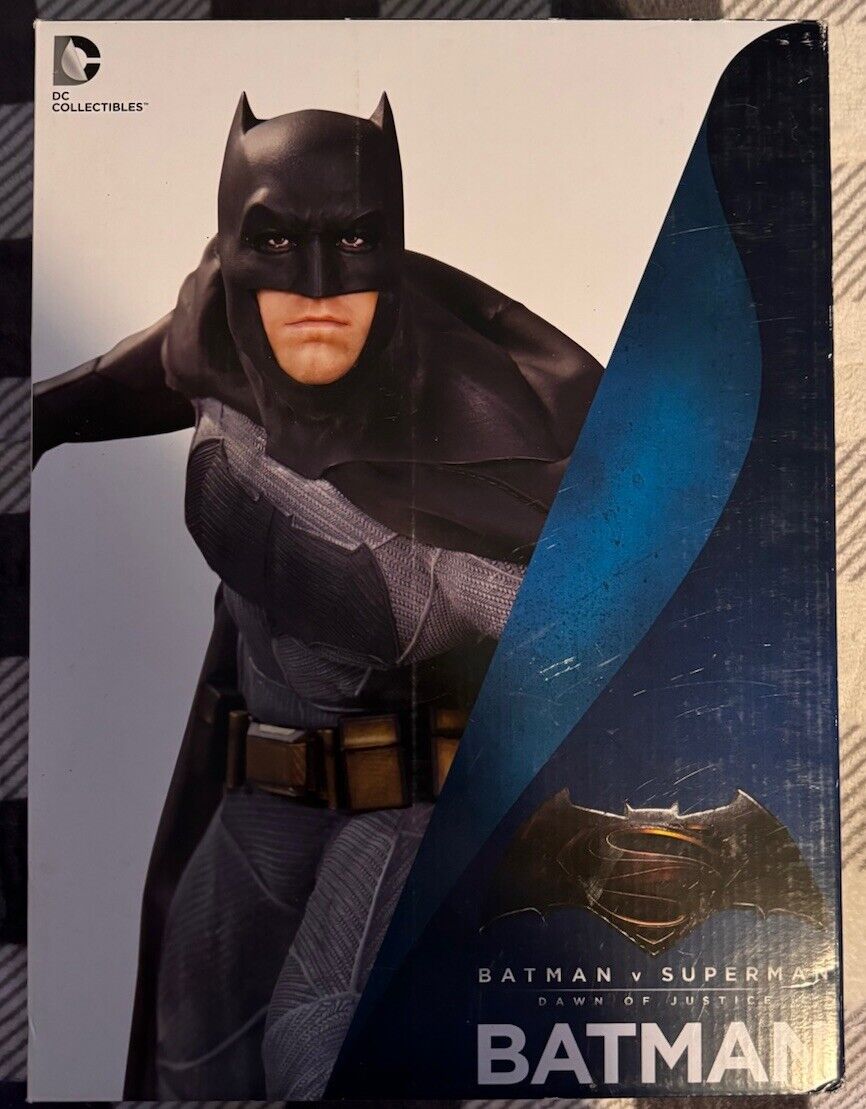 DC Collectibles Batman V Superman: Dawn of Justice - 1/6 Scale Batman Statue