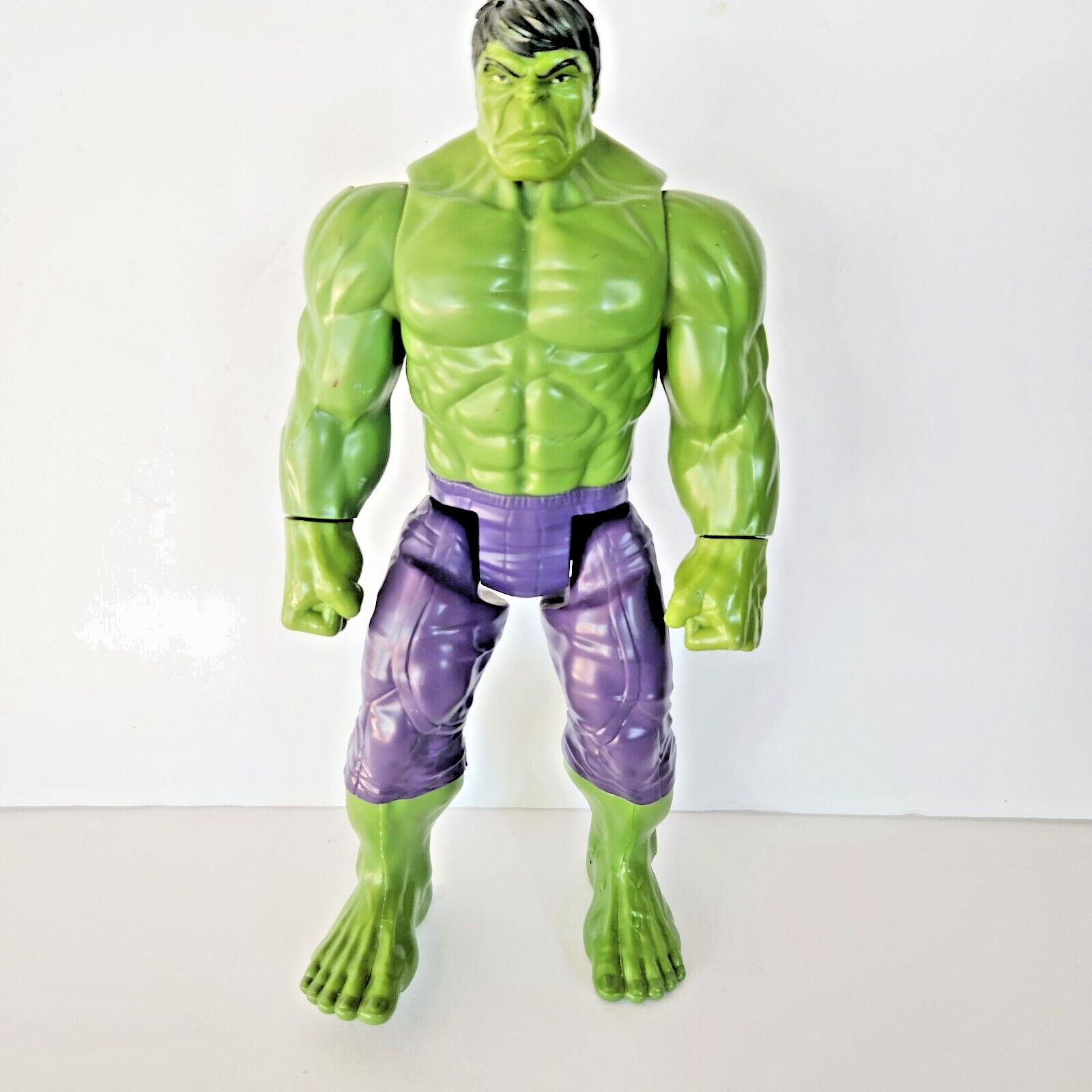 Hasbro Marvel Incredible Hulk Green Large Action Figurine 2016
