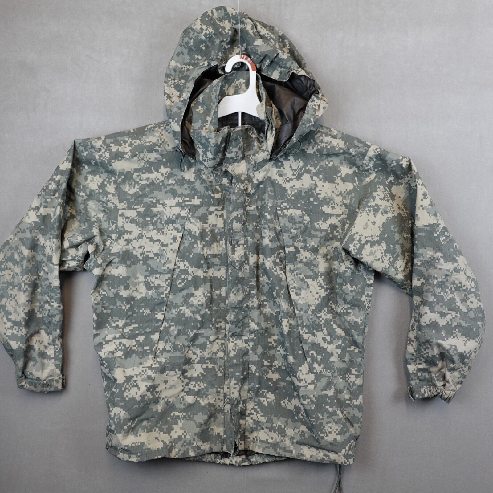 Gen III Layer 6 Extreme Cold/Wet Weather UCP Jacket Small Regular Digital Camo