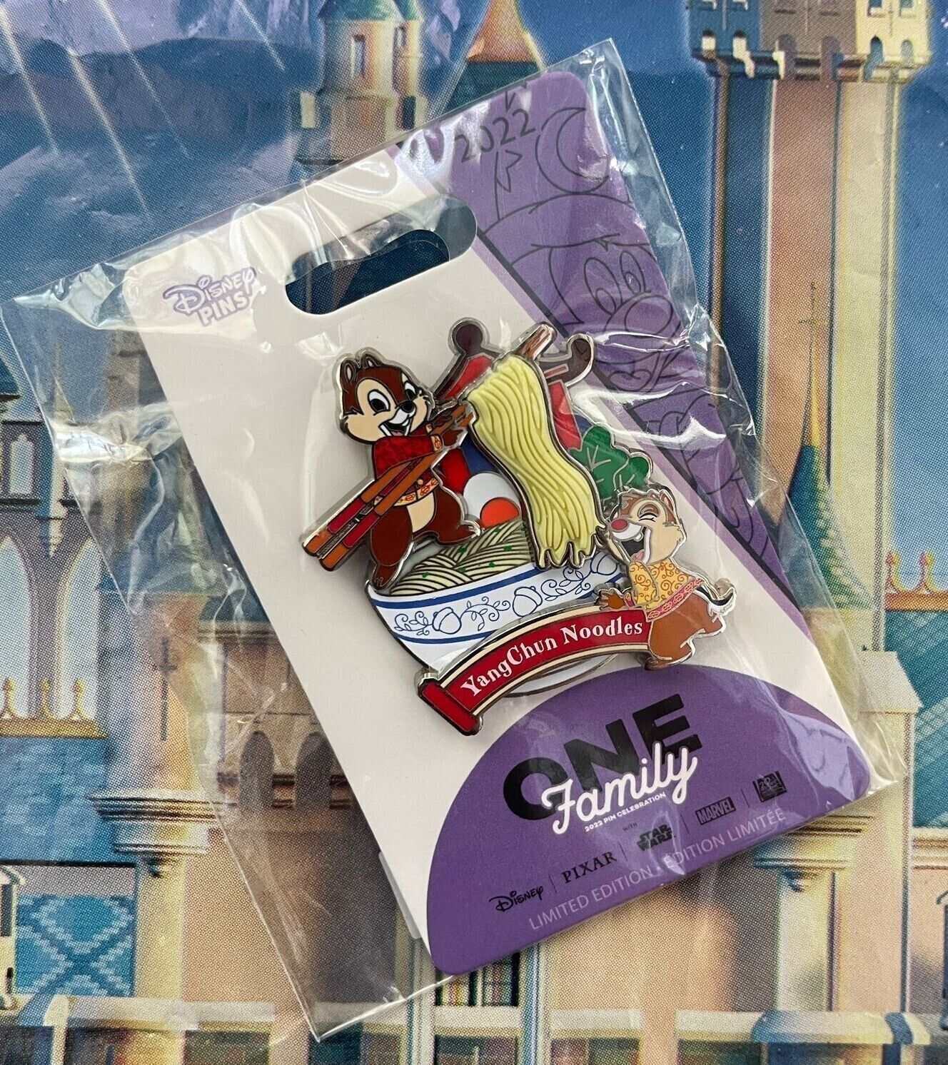 CHIP and DALE Disney Pin 2022 ONE FAMILY EVENT Family Dinner #17 Limited E New 