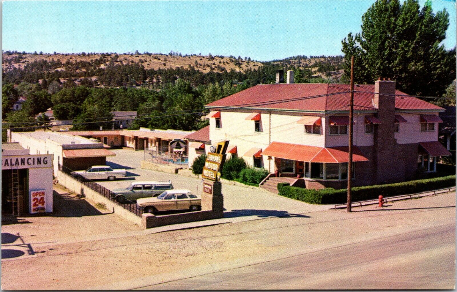 Graham\'s Motor Hotel on West Main Street Newcastle Wyoming Vintage Postcard