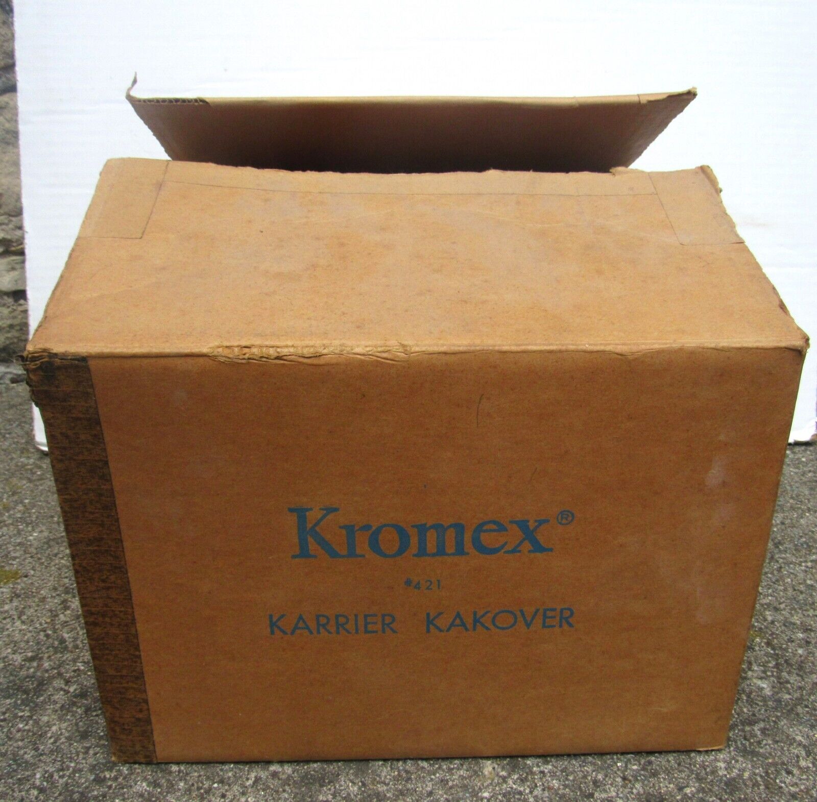 Vintage Kromex Cake Carrier aluminum with locking handles 1950’s MIB NOS