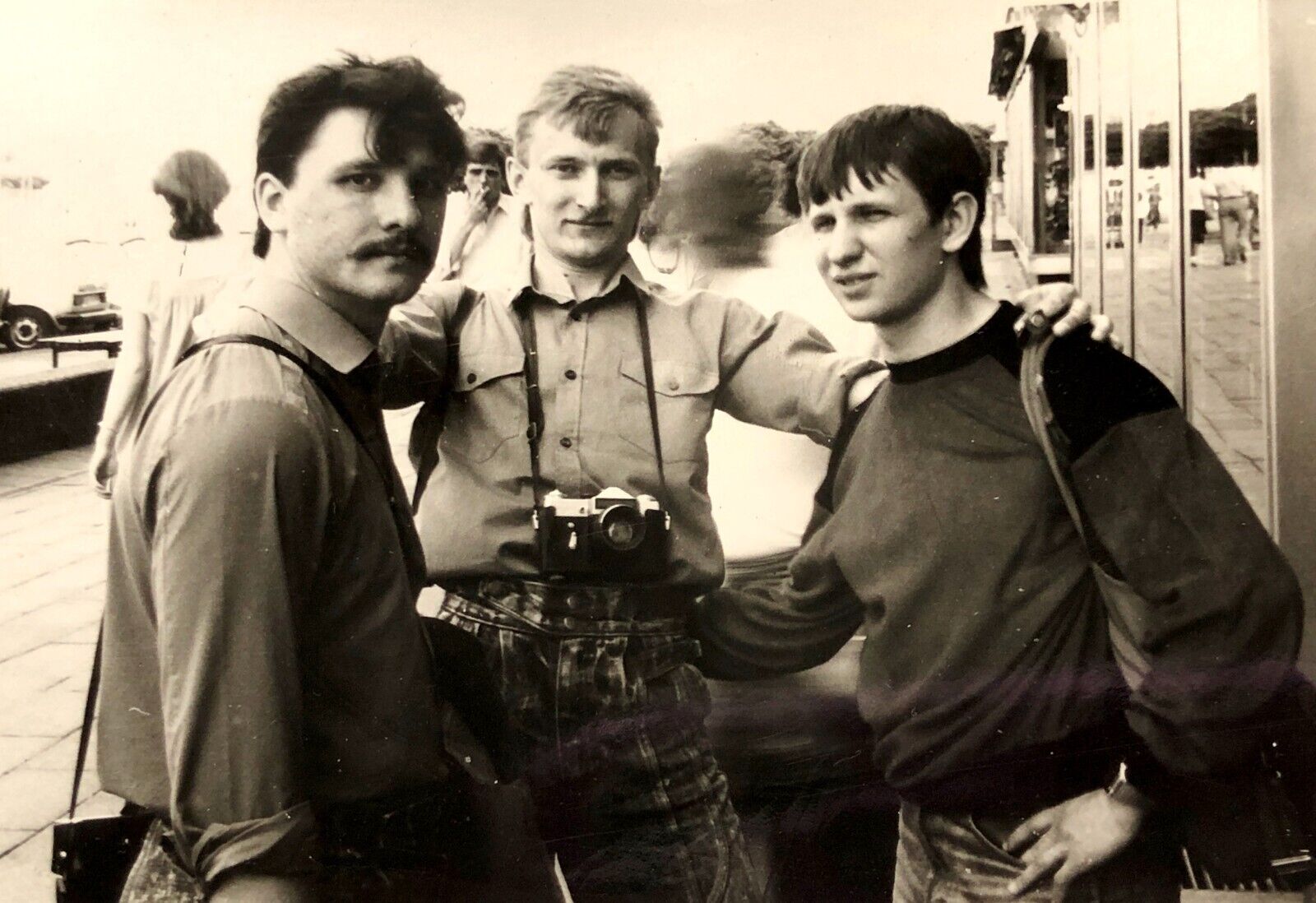 1980s Affectionate Handsome Men Photographer Guys Hugged Gay Int Vintage Photo