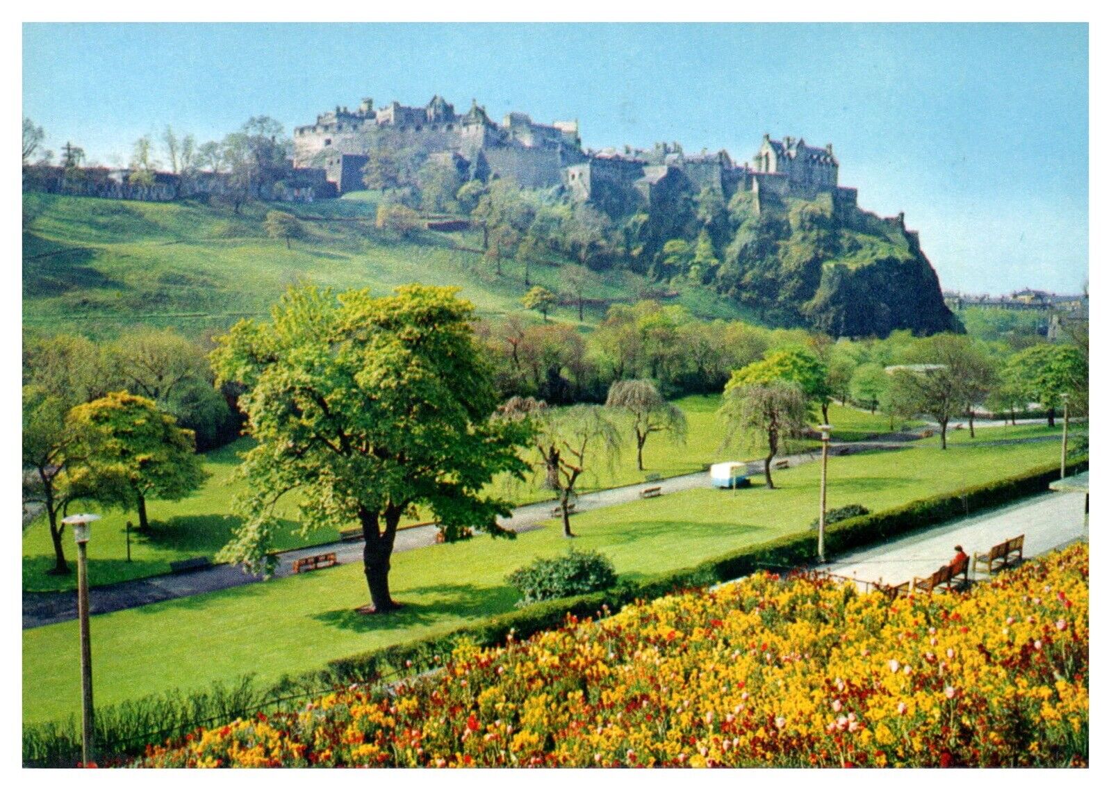 Castle Princes Street Gardens Edinburgh Scotland\'s Capital Wob Chrome Postcard