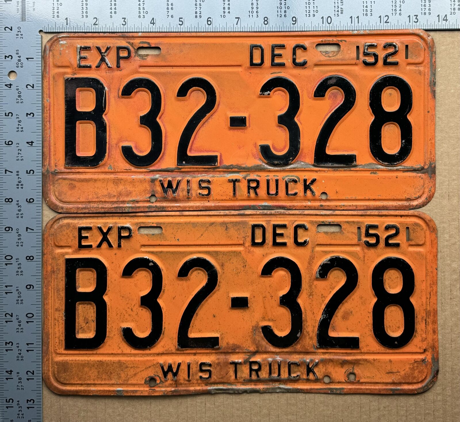 1952 Wisconsin truck license plate pair B32-328 YOM DMV Ford Chevy Dodge 15733