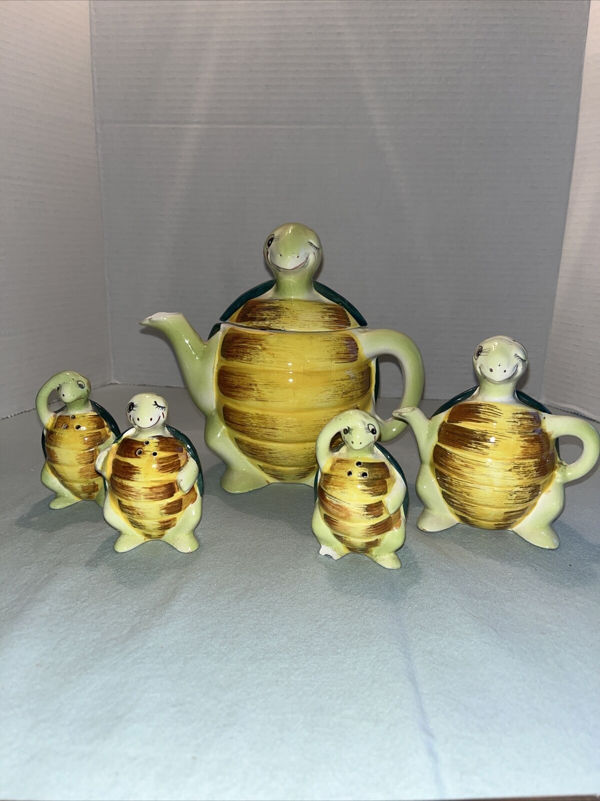 5 Pc Set Enesco Winking Swifty the Turtle Ceramic Teapot Creamer Shakers *READ*