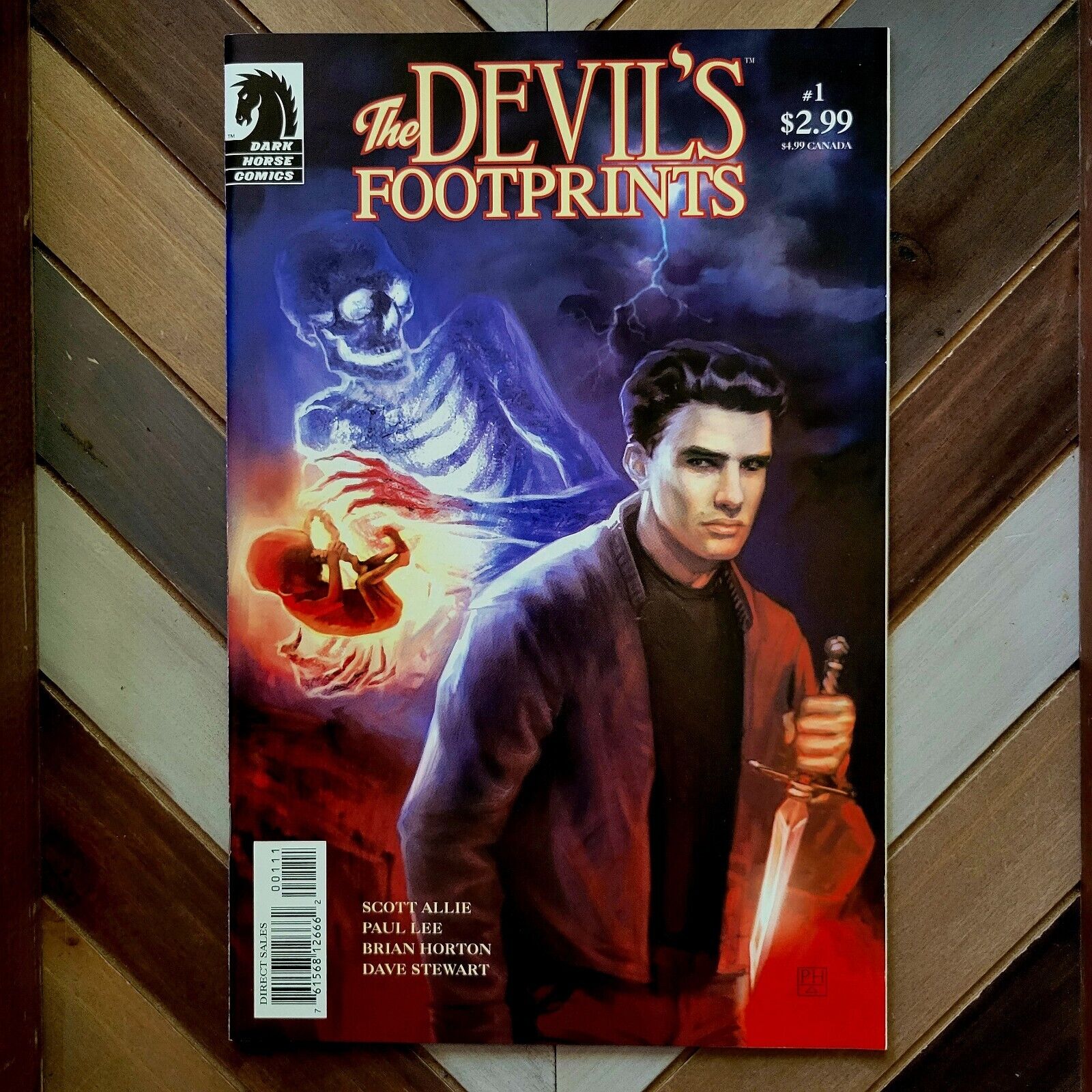 DEVIL\'S FOOTPRINTS #1 (Dark Horse 2003) Debut Issue Sci-Fi Horror / Allie + Lee