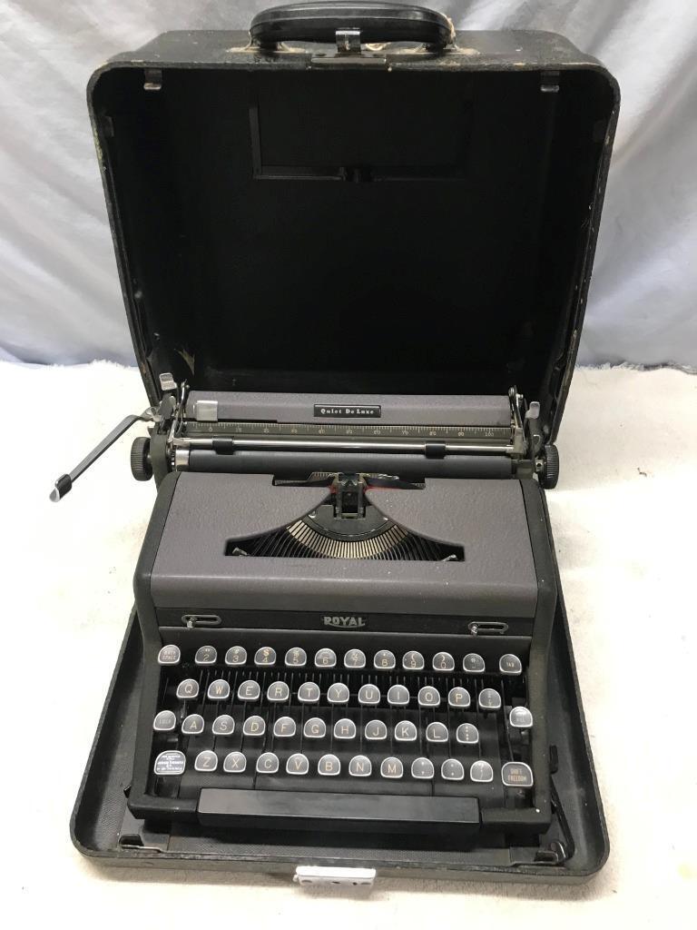 Vintage ROYAL QUIET DELUXE Manual Portable Typewriter w/ Case  - Repair