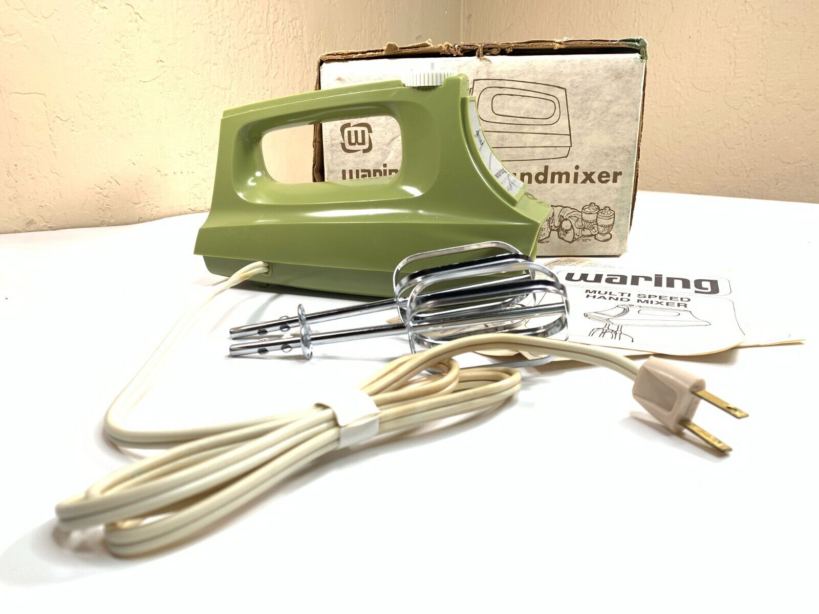 Vintage Waring 6 Speed Hand Mixer Avocado Green w/Box NOS HM-6 11-112
