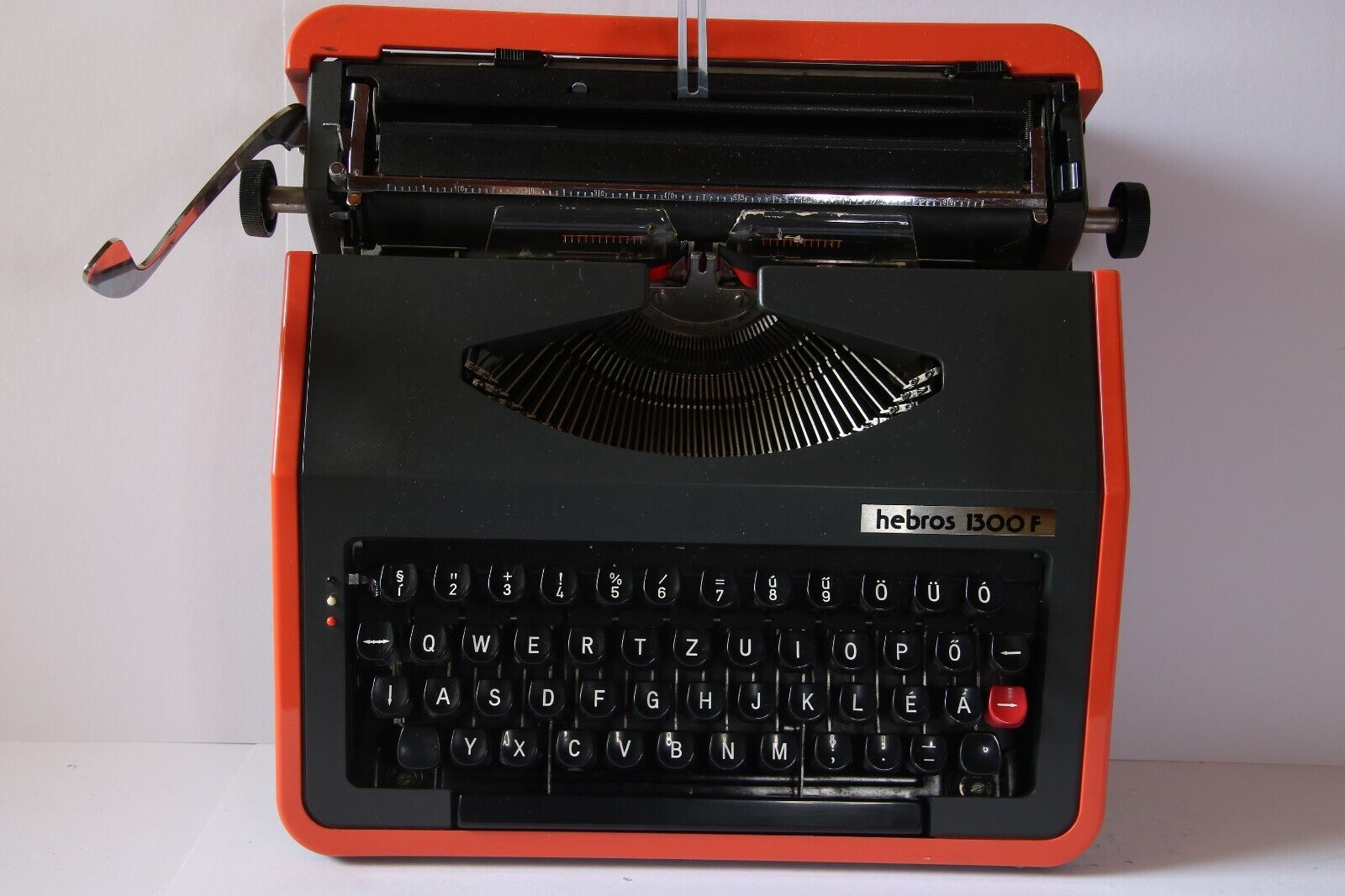 Vintage Typewriter Hebros 1300 F  serviced-tested