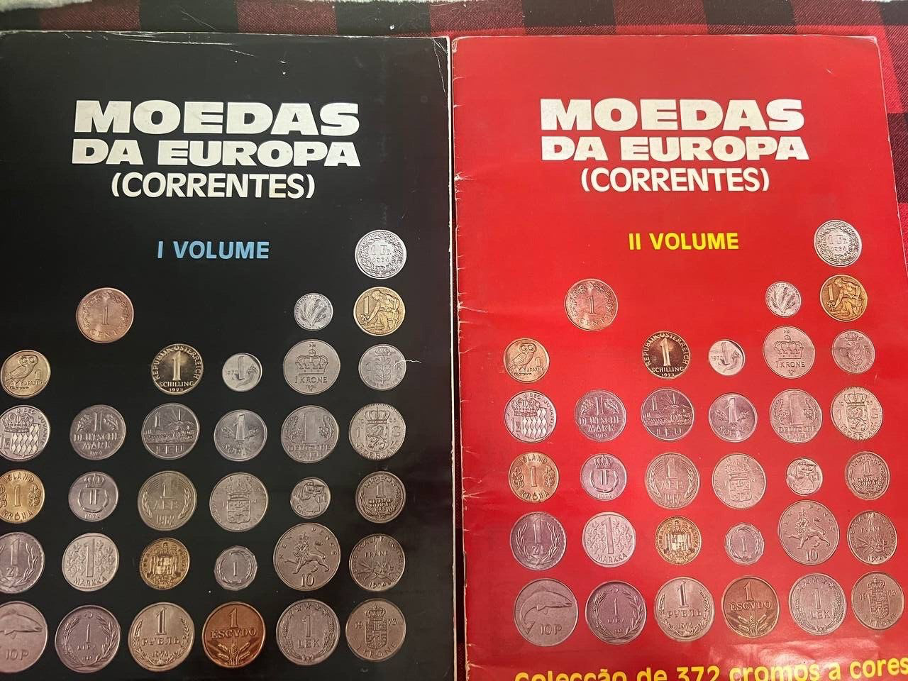 1975 COINS OF EUROPE LOT OF 2 STICKERS ALBUM COMPLETE VOL 1 & 2 ED. PORTUGAL C3