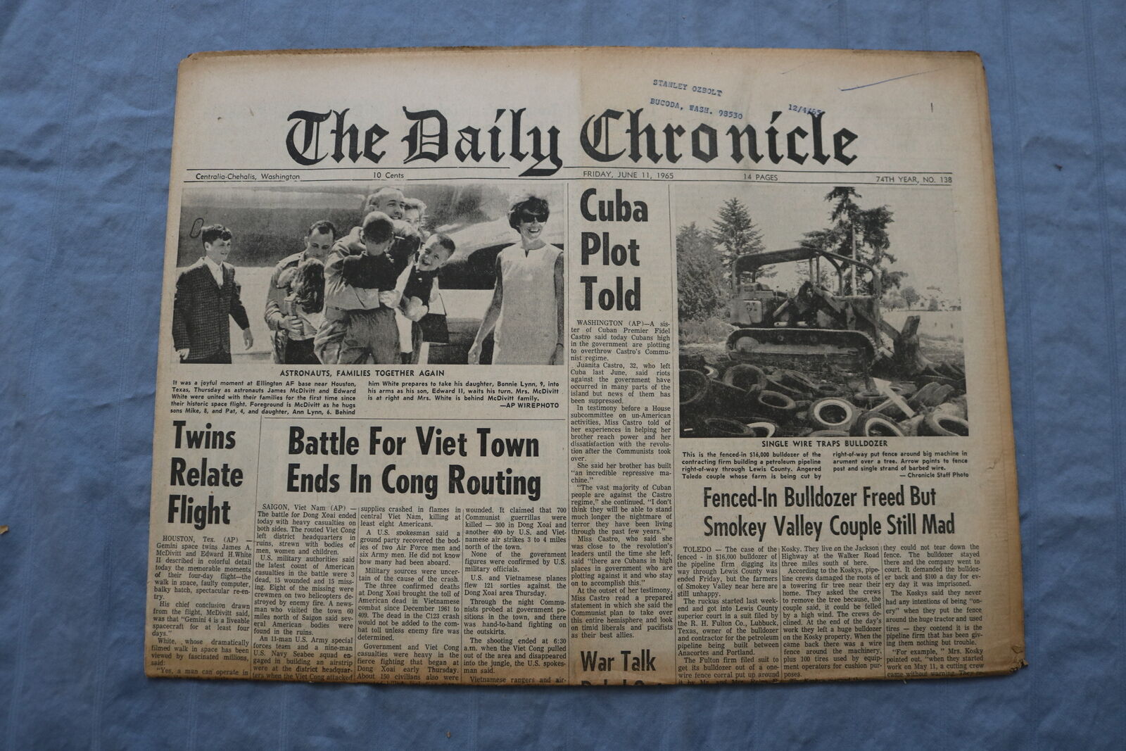 1965 JUNE 11 THE DAILY CHRONICLE NEWSPAPER - CUBA PLOT TOLD - NP 8521