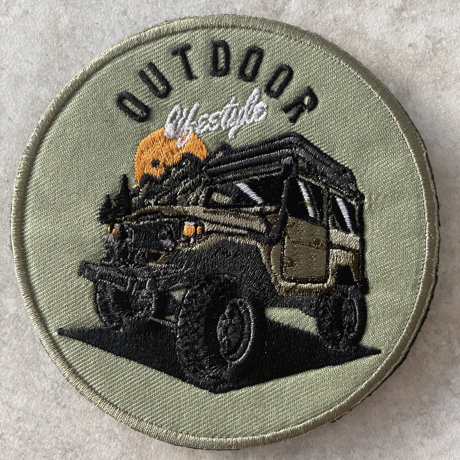 *BRAND NEW* LAND ROVER DEFENDER STYLE OUTDOOR LIFESTYLE PATCH HOOK AND LOOK BACK
