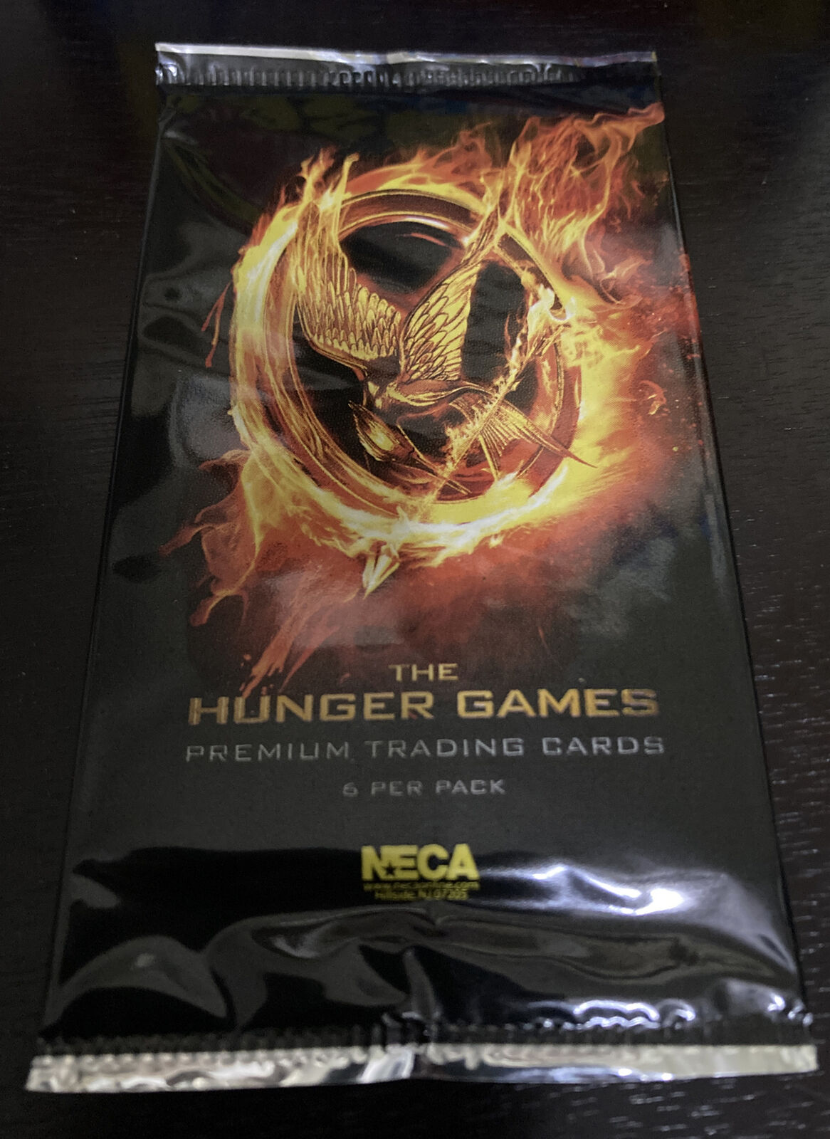 2012 NECA The Hunger Games Trading Card Pack - 6 Cards Per Pack