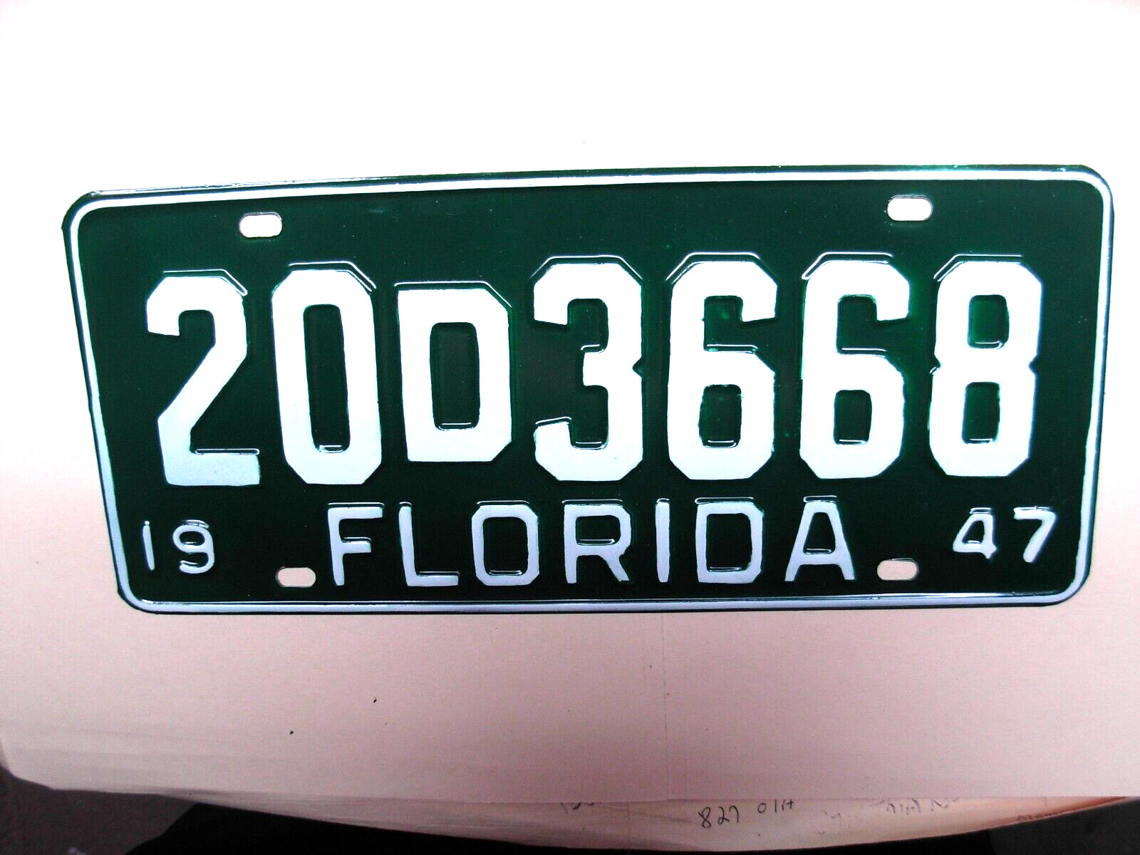LICENSE PLATE  FLORIDA 1947 20D3668 RESTORED SUPER NICE WHITE ON GREEN