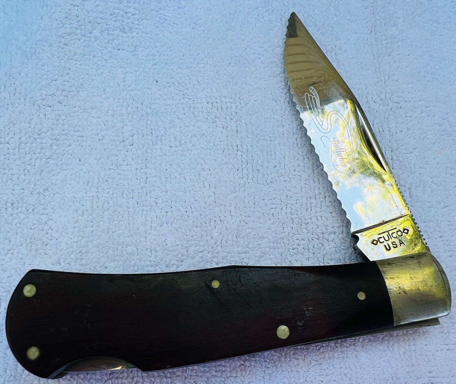 CUTCO 1882 Bullwhip Vintage USA Folding Pocket Knife Serrated Edge Rosewood