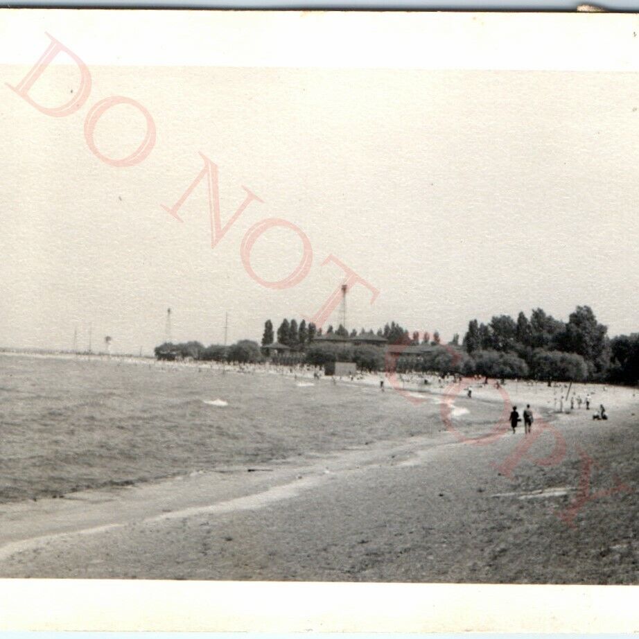 c1940s Chicago, IL Lake Michigan Beach Shore Real Photo People Swimming C9