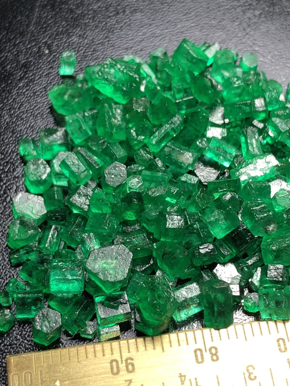 65-CT Facets Grade Top Quality Jewelry Size Natural Emerald Cr @Swat Mine Pak