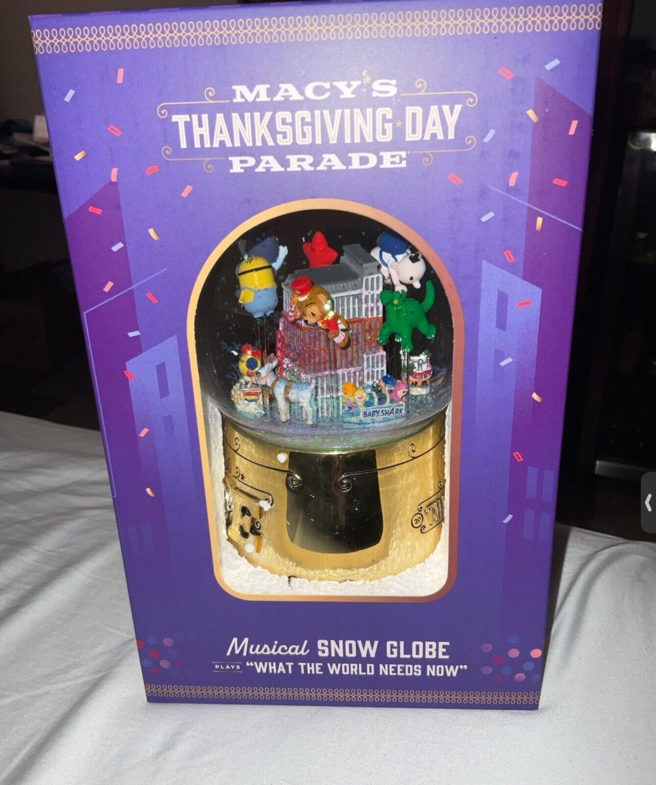 Macy\'s 2023 Thanksgiving Day Parade Musical Snow Globe