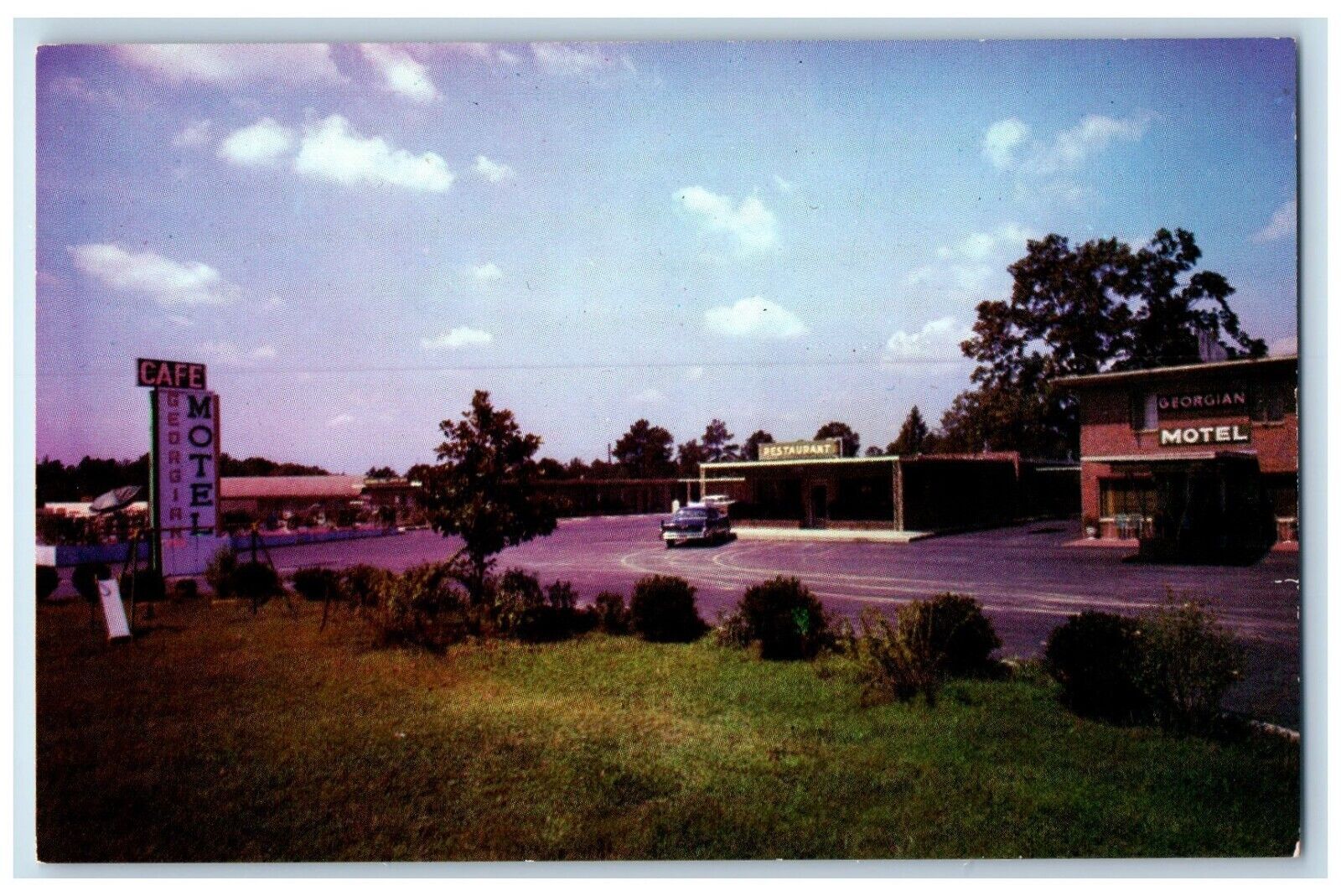 c1950\'s Georgian Motel Restaurant Car Atlanta GA Unposted Vintage Postcard