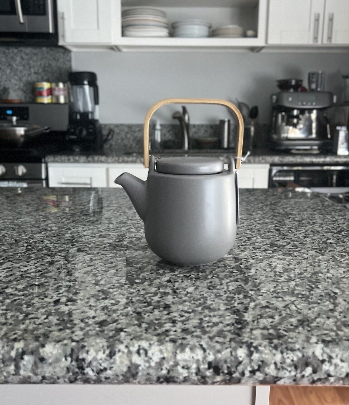 Grey Ceramic Tea Pot Modern British Tea Company 25oz Grey Sleek Wood New
