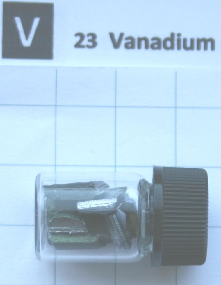 3 gram Vanadium metal 99.8% in glass vial element 23 sample