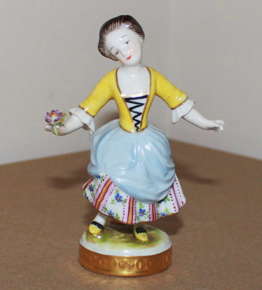 Antique 1915-1934 Aelteste Volkstedt Porcelain Figurine Girl with Flower 5.5\