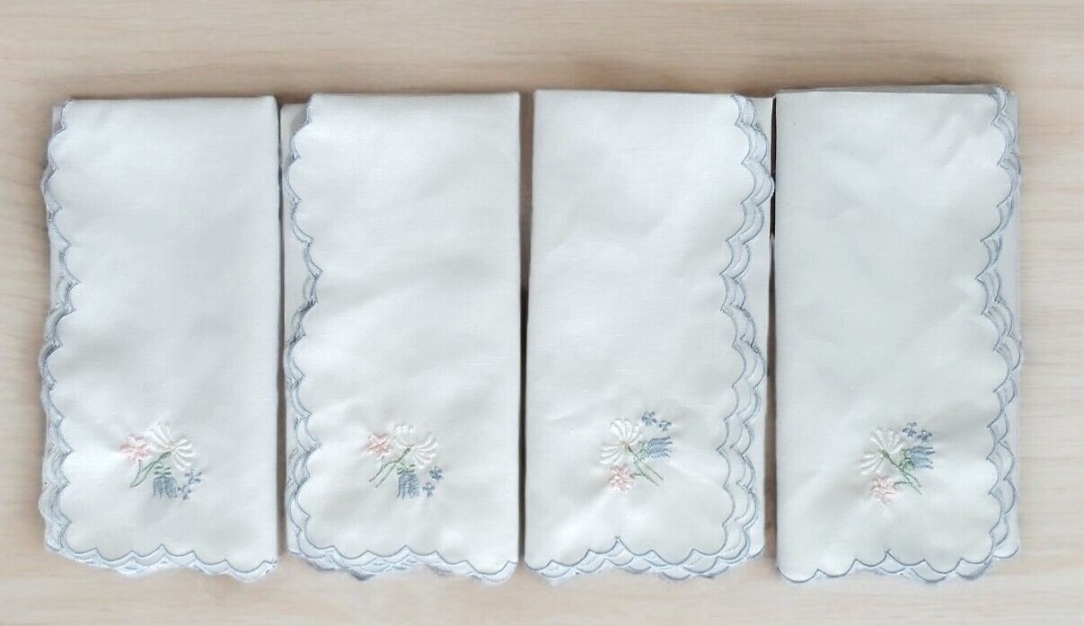 4 Vintage Floral Embroidered Dinner Napkins Linen Blue Scalloped Edges 16 x 16”