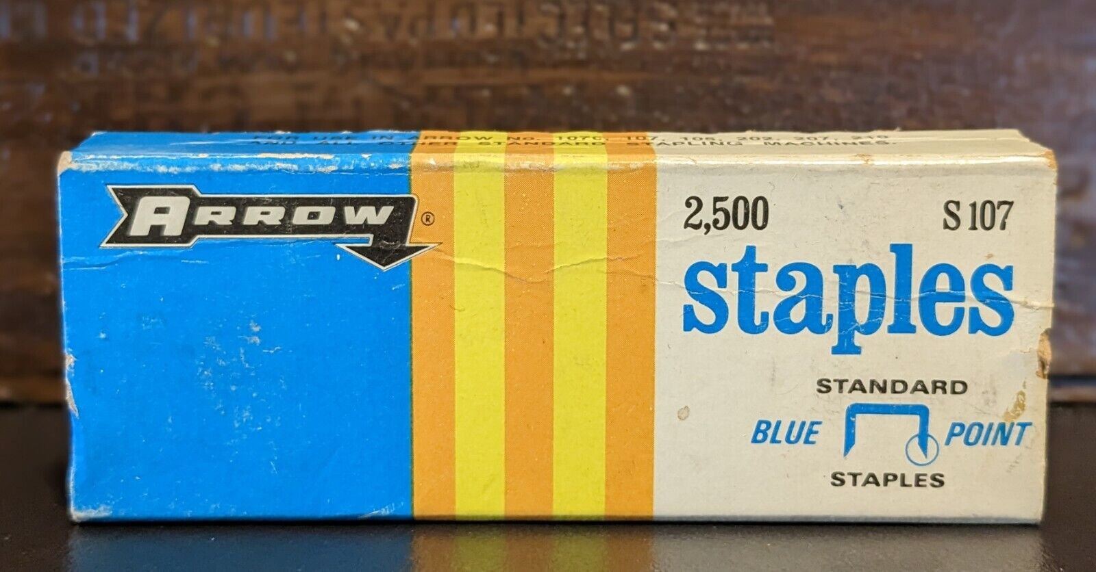 VINTAGE ARROW 2,500 STANDARD BLUE POINT S 107  STAPLES PARTIAL BOX OVER 3/4 FULL