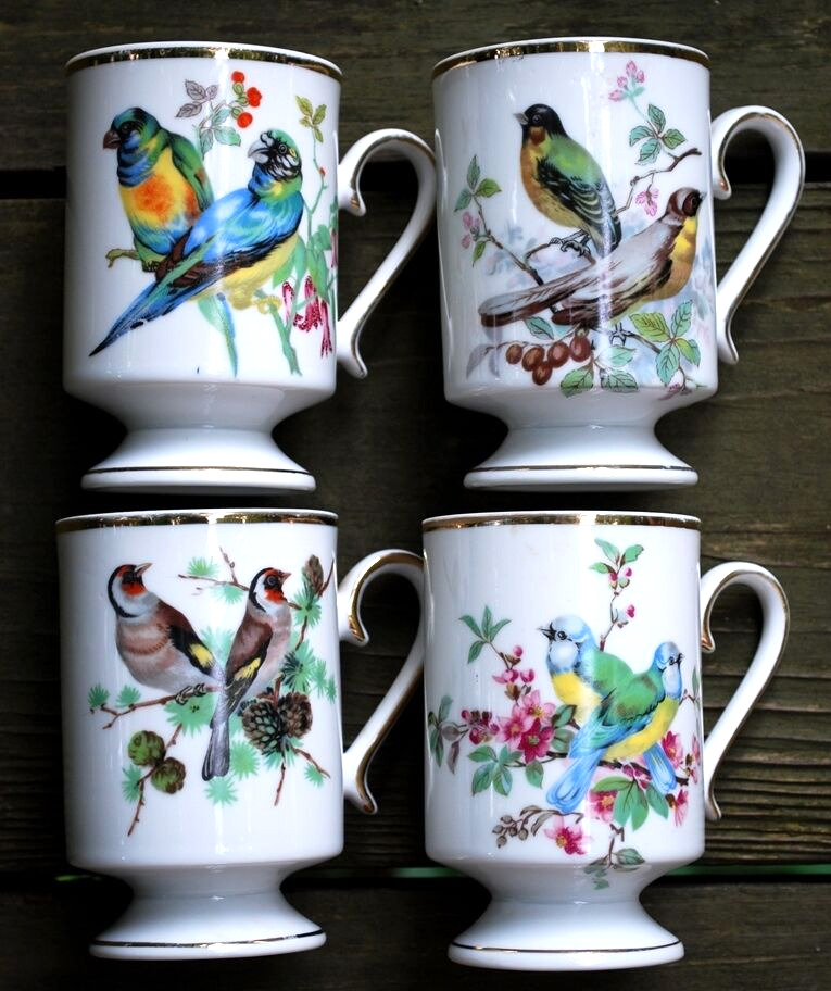 Vintage Set Of 4 ROYAL CROWN Footed Porcelain Mugs LOVELY BIRDS colorful w gold