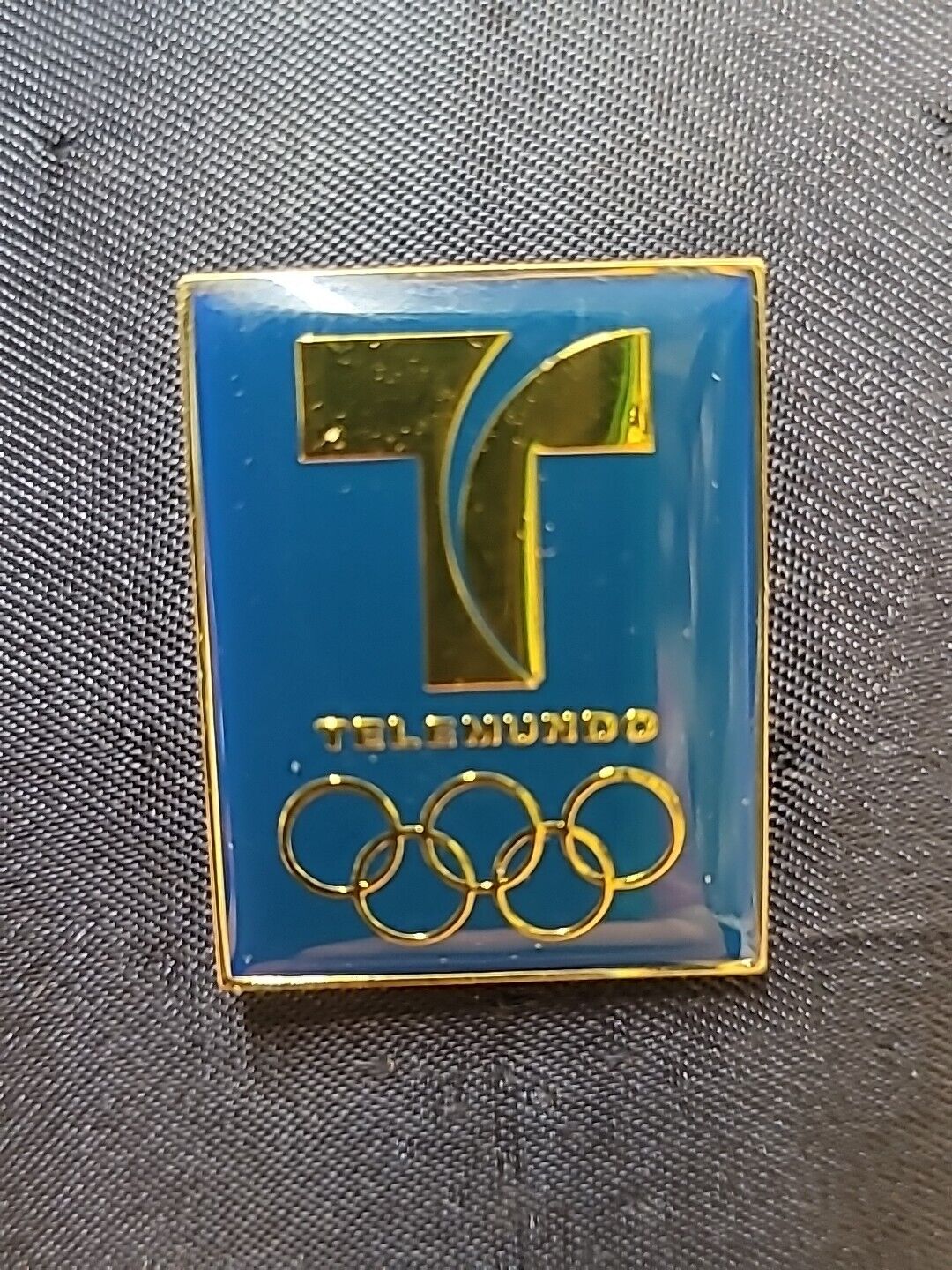 2004 ATHENS TELEMUNDO SPANISH BROADCAST TV MEDIA OLYMPIC PIN