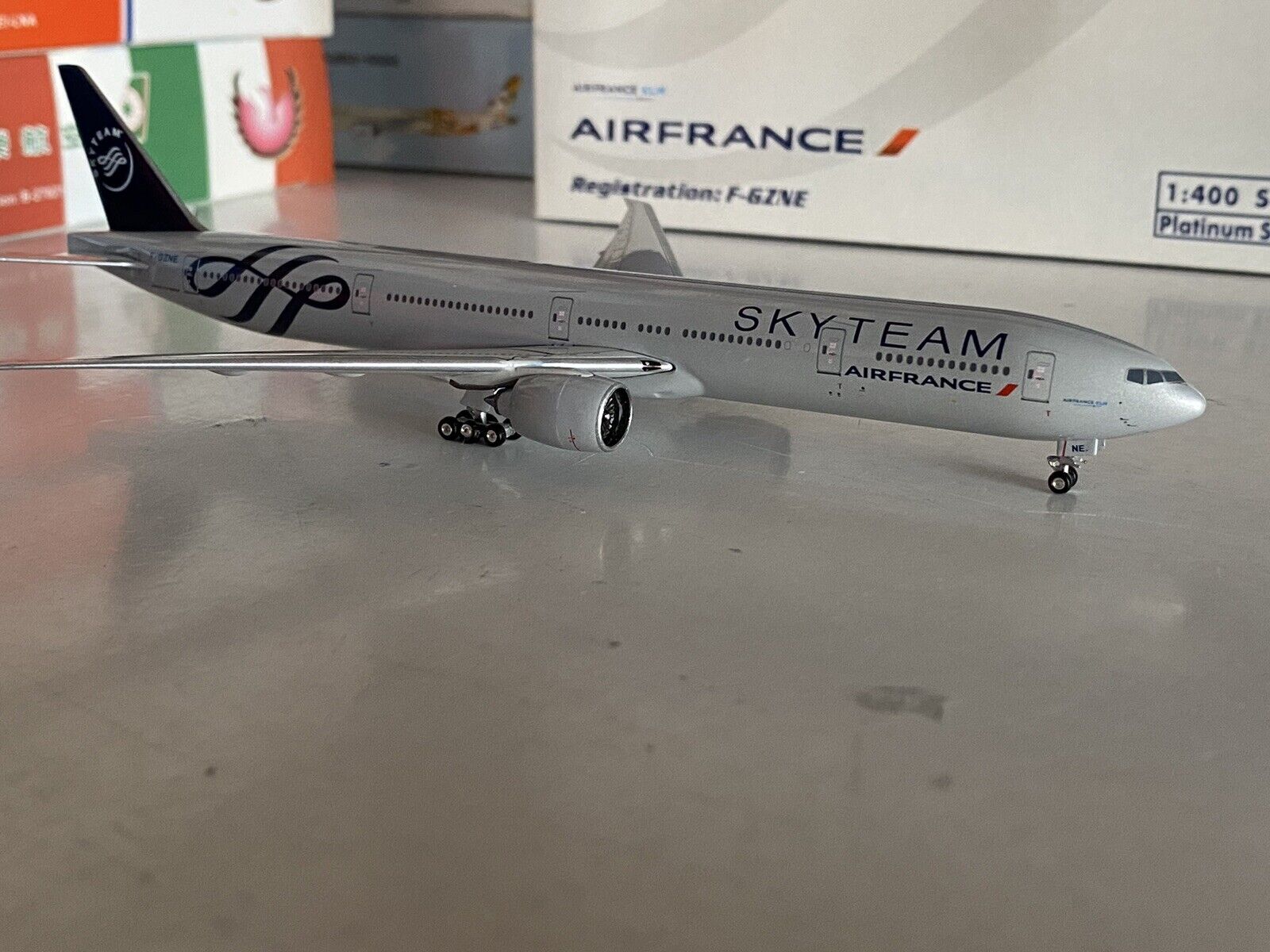 Phoenix Models Air France Boeing 777-300ER 1:400 F-GZNE PH4AFR414 SkyTeam