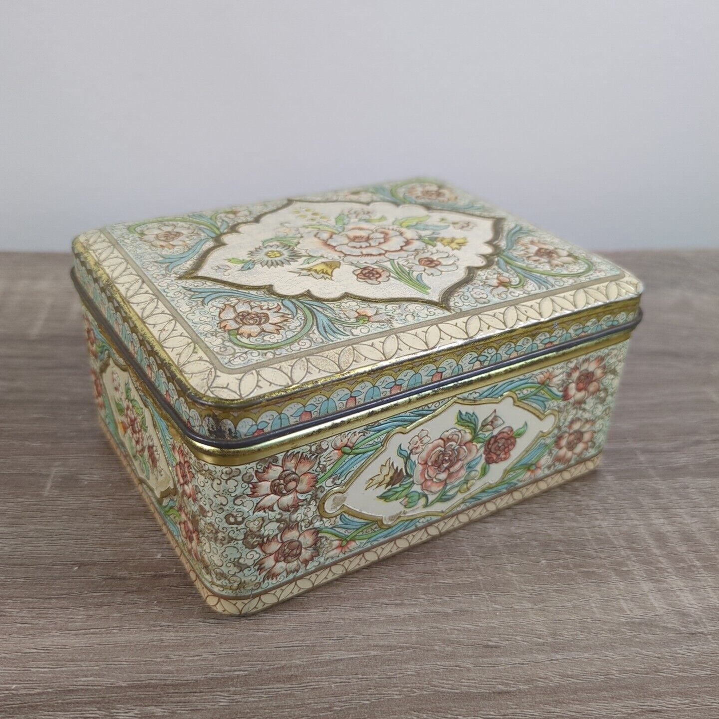 Vintage Embossed Floral Pink Flowers Hinged Tin Box Lid Container Holland Metal