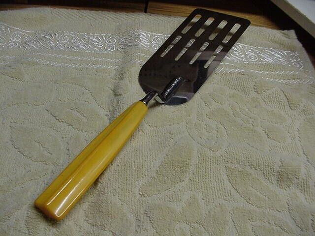 Vintage L-Shaped Vented/Slotted Spatula Kitchen Utensil \