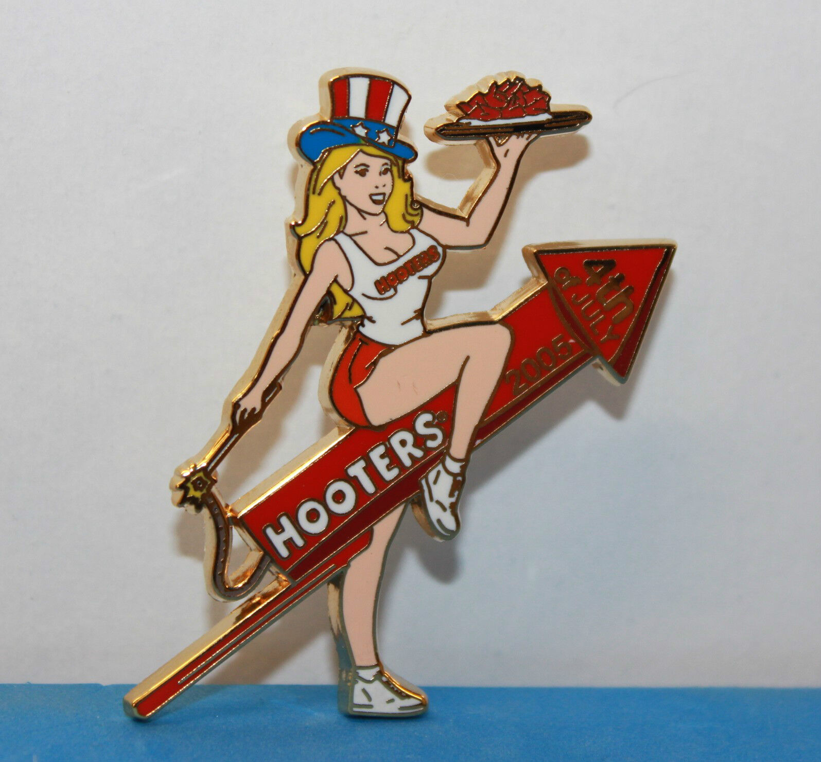 HOOTERS FIRECRACKER GIRL 2005 4th OF JULY HOLIDAY FIREWORKS WITH WINGS LAPEL PIN