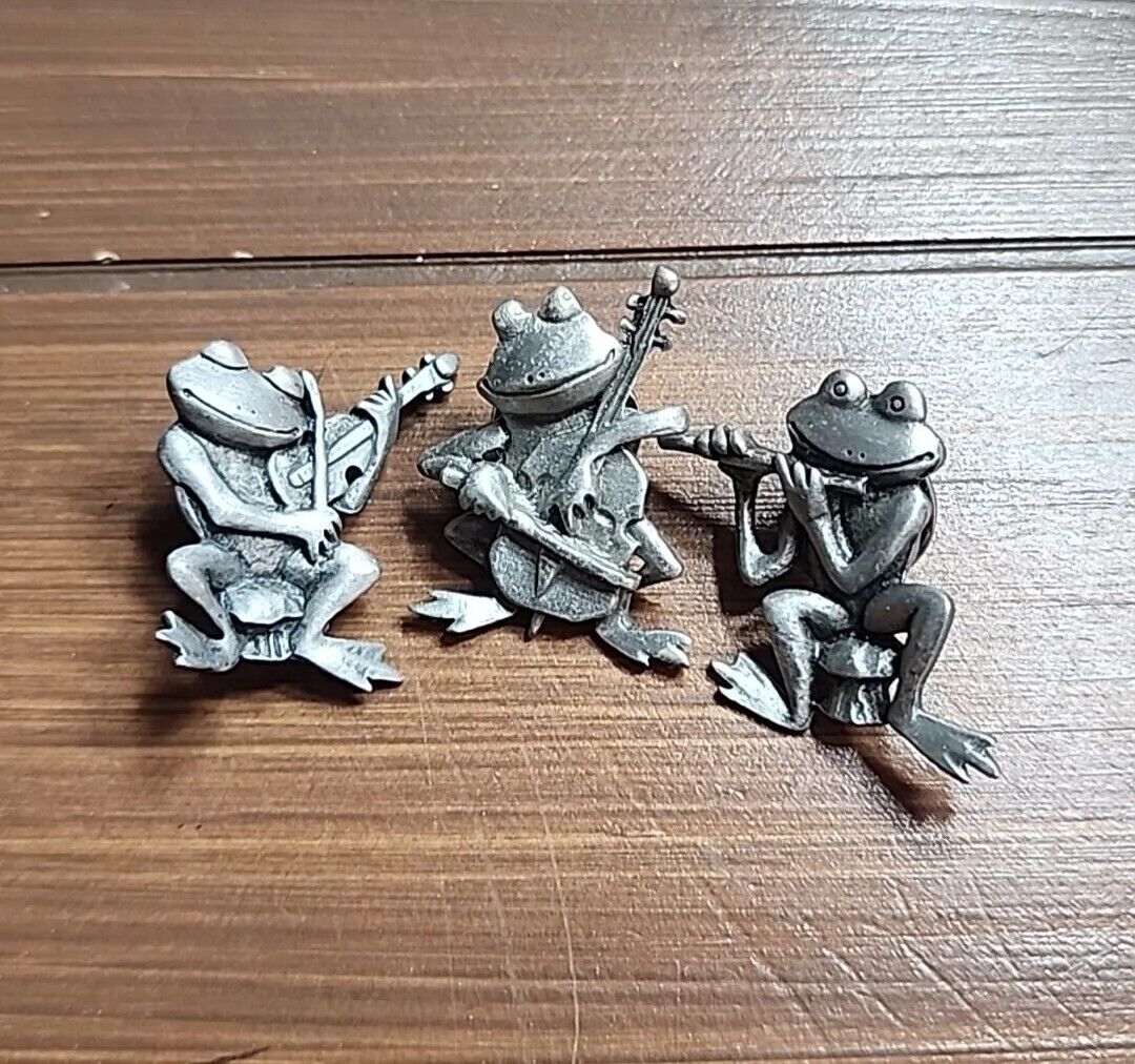 JJ Frog Musicians Pin Brooch Three Piece Flute Cello Fiddle Pewter Silver Tone