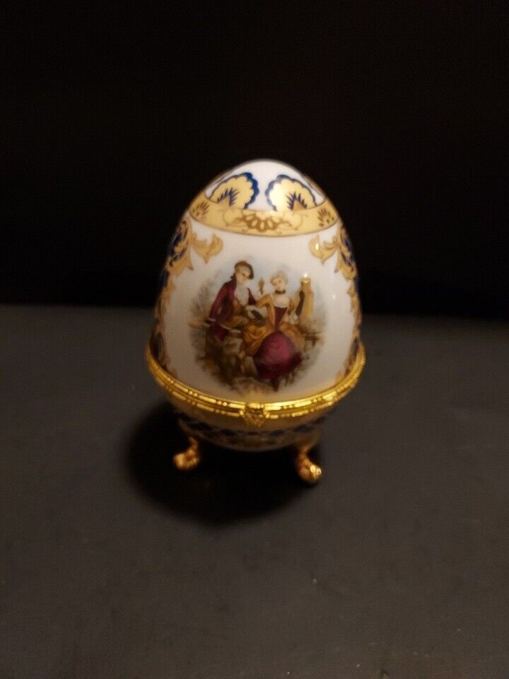 Vecceli Italy Trinket Box Footed Egg Courting Couple Porcelain Cottage Core