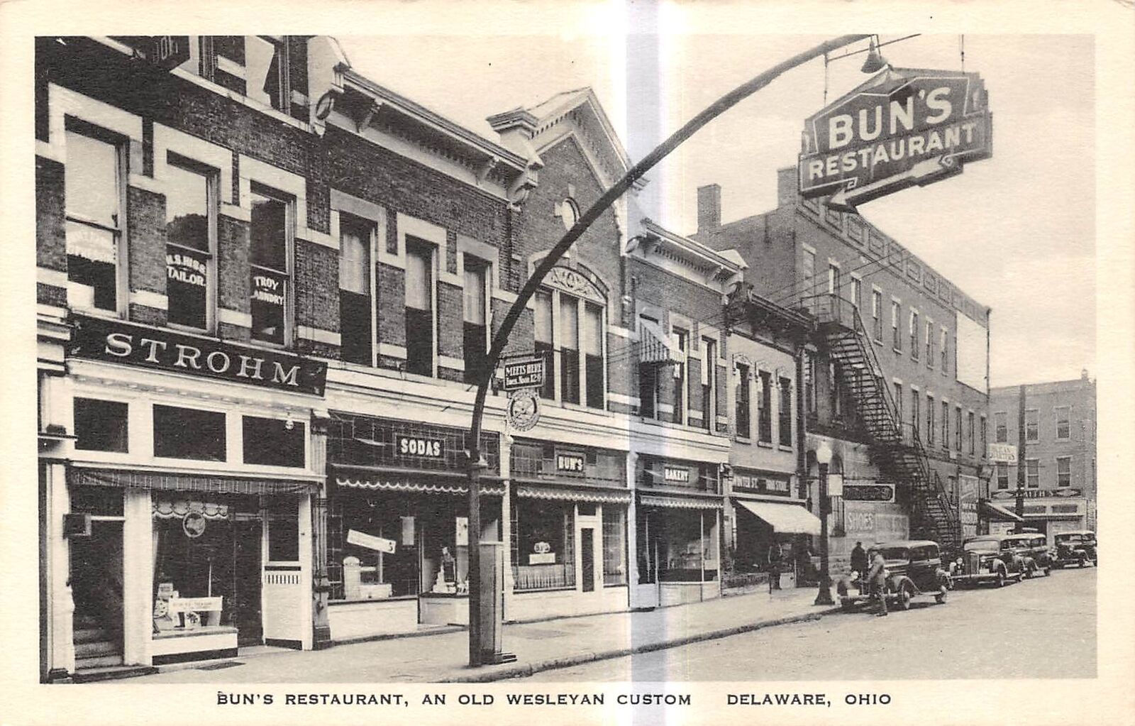 DELAWARE Ohio postcard USA Bun\'s restaurant sign Main Street