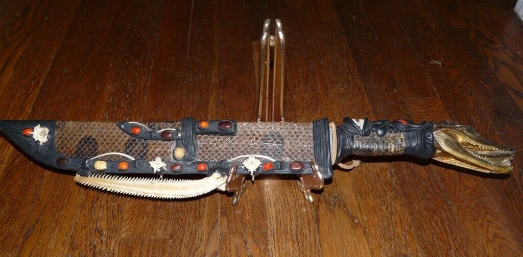 VERY UNIQUE AMAZON INDIAN MACHETE, SCABBARD, KNIFE AND MUCH MORE