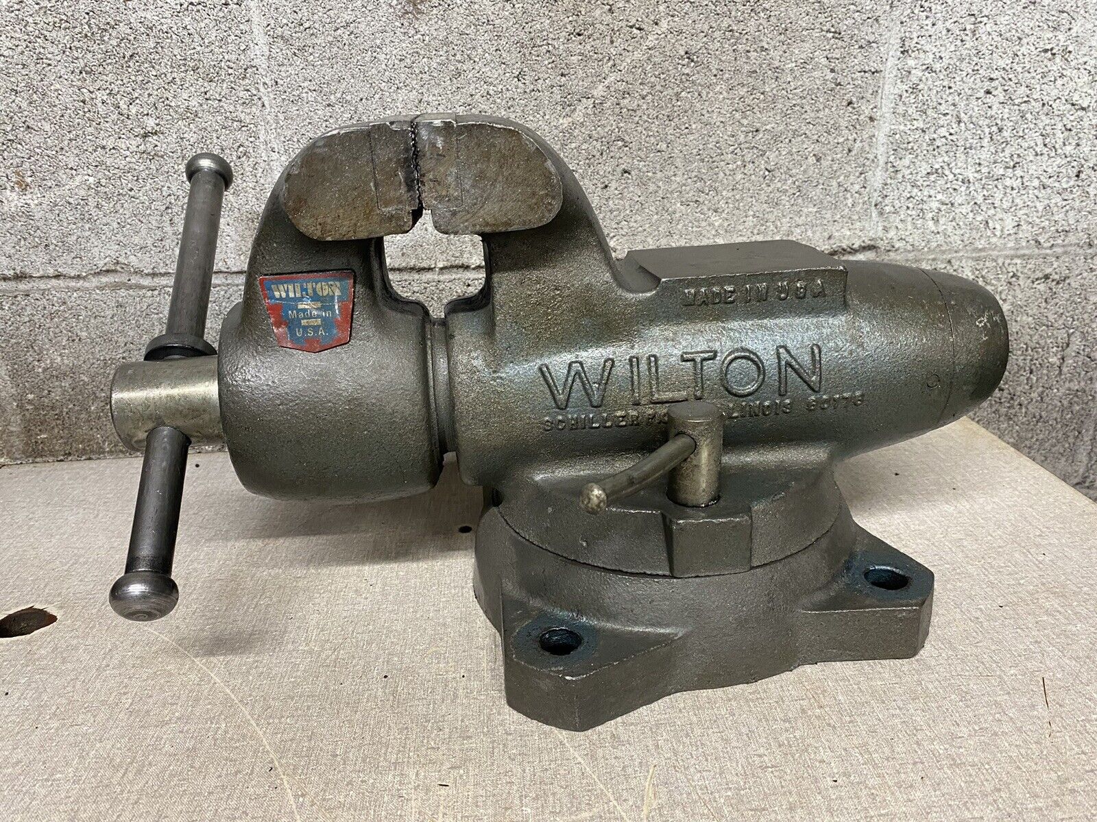 Vintage WILTON Bullet Swivel Machinist Bench Vise With 4\
