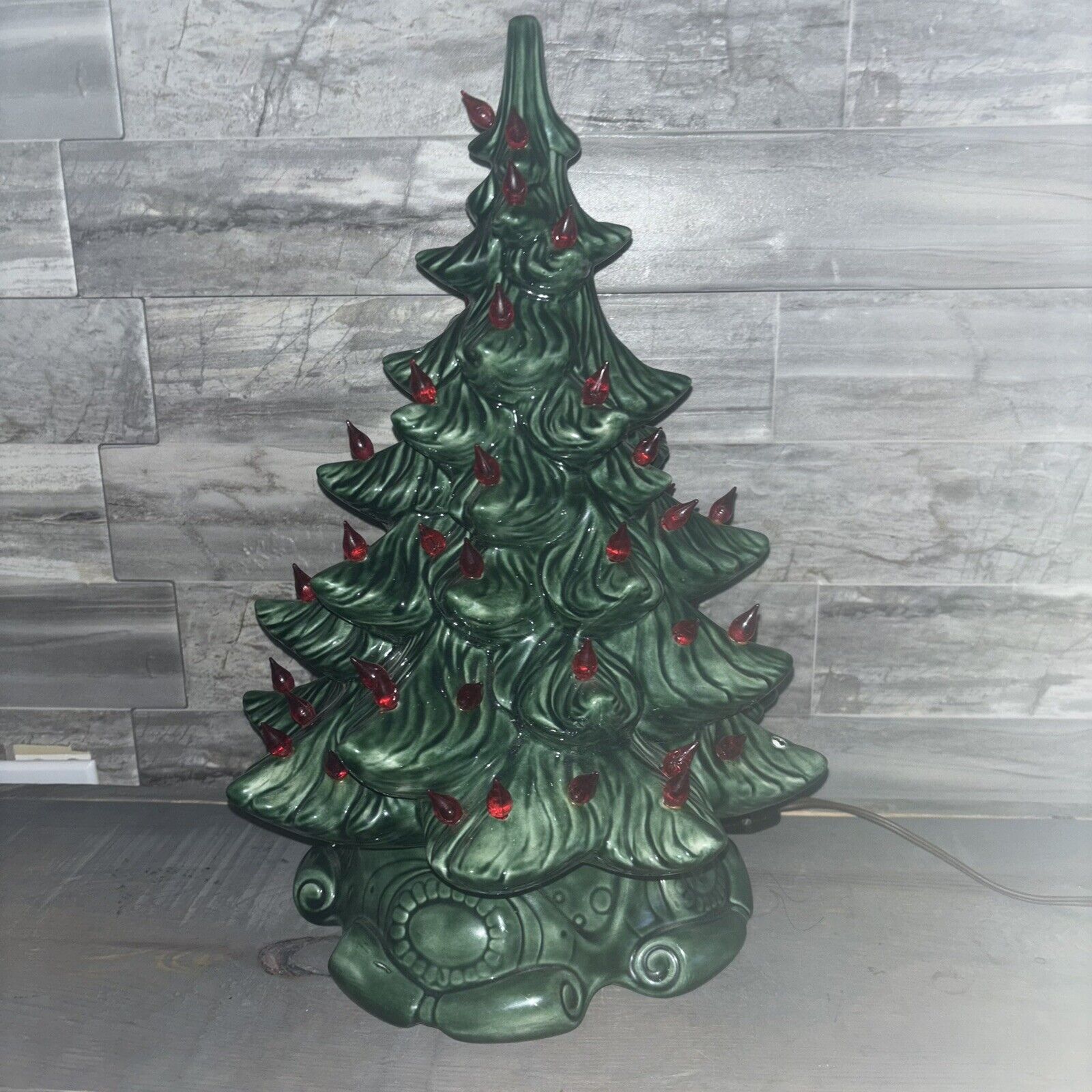 VTG Atlantic Mold Green Ceramic Lighted Christmas Tree w/ Scroll Base 16”