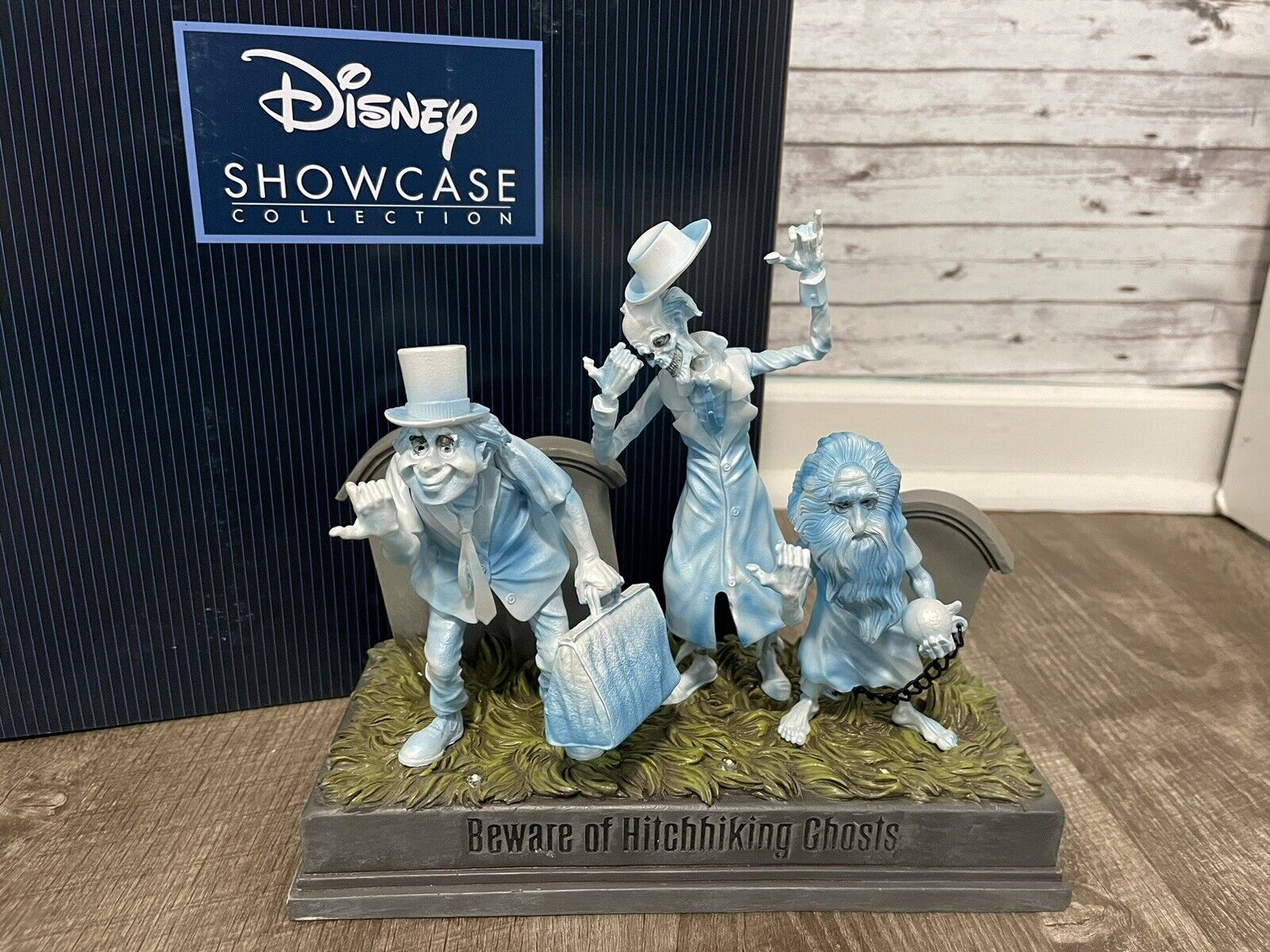 New In Box Disney Showcase Collection Hitchhiking Ghosts Haunted Mansion Figurin