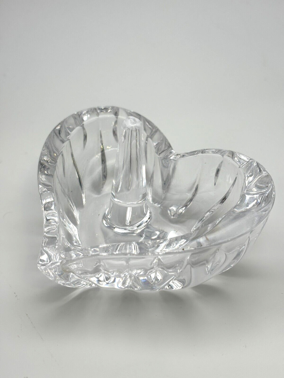 MARQUIS BY WATERFORD LEAD CRYSTAL SHERIDEN HEART SHAPE RING HOLDER 