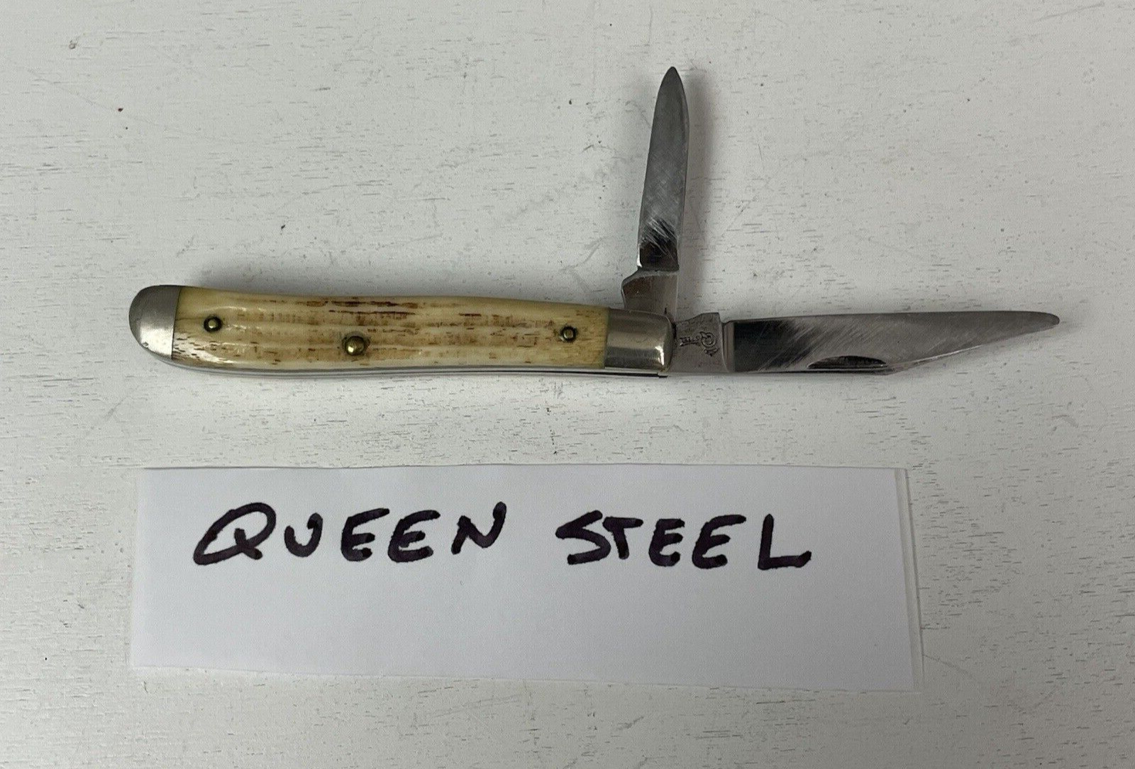 Queen Pocket Folding Knife Grooved Bone 2 Blade Vintage Old Small